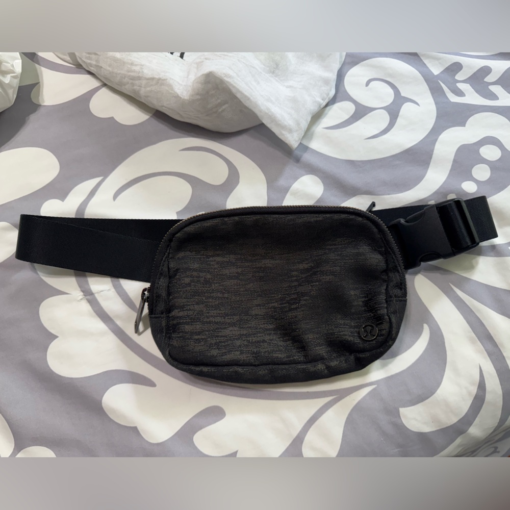 Lululemon Athletica Black Belt Bag Sleek Minimalist Design
